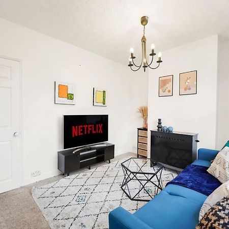 Aesthetic Cambridge Cottage Sleeps 5! Luaran gambar