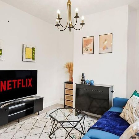 Aesthetic Cambridge Cottage Sleeps 5! Luaran gambar