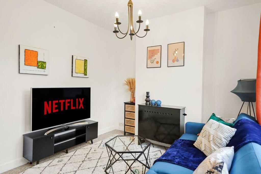 Aesthetic Cambridge Cottage Sleeps 5! Luaran gambar