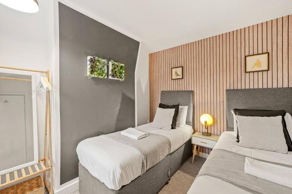 Aesthetic Cambridge Cottage Sleeps 5! Luaran gambar