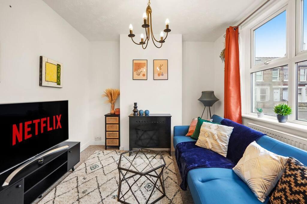 Aesthetic Cambridge Cottage Sleeps 5! Luaran gambar