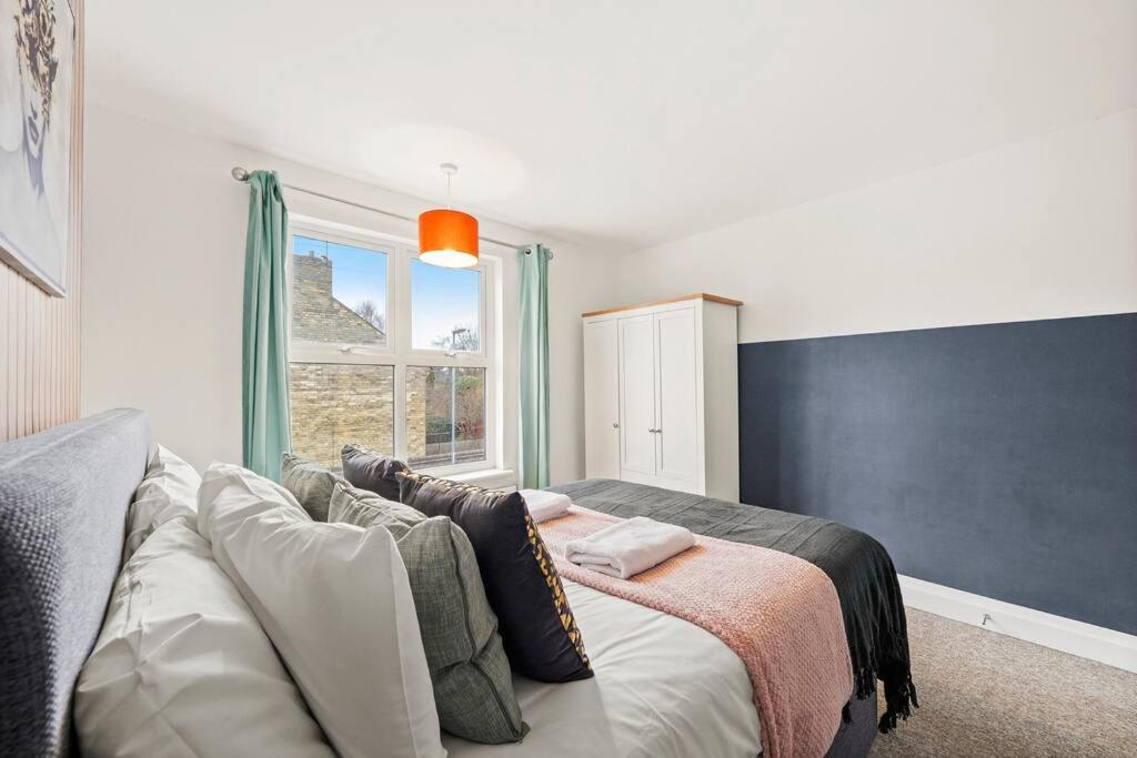 Aesthetic Cambridge Cottage Sleeps 5! Luaran gambar
